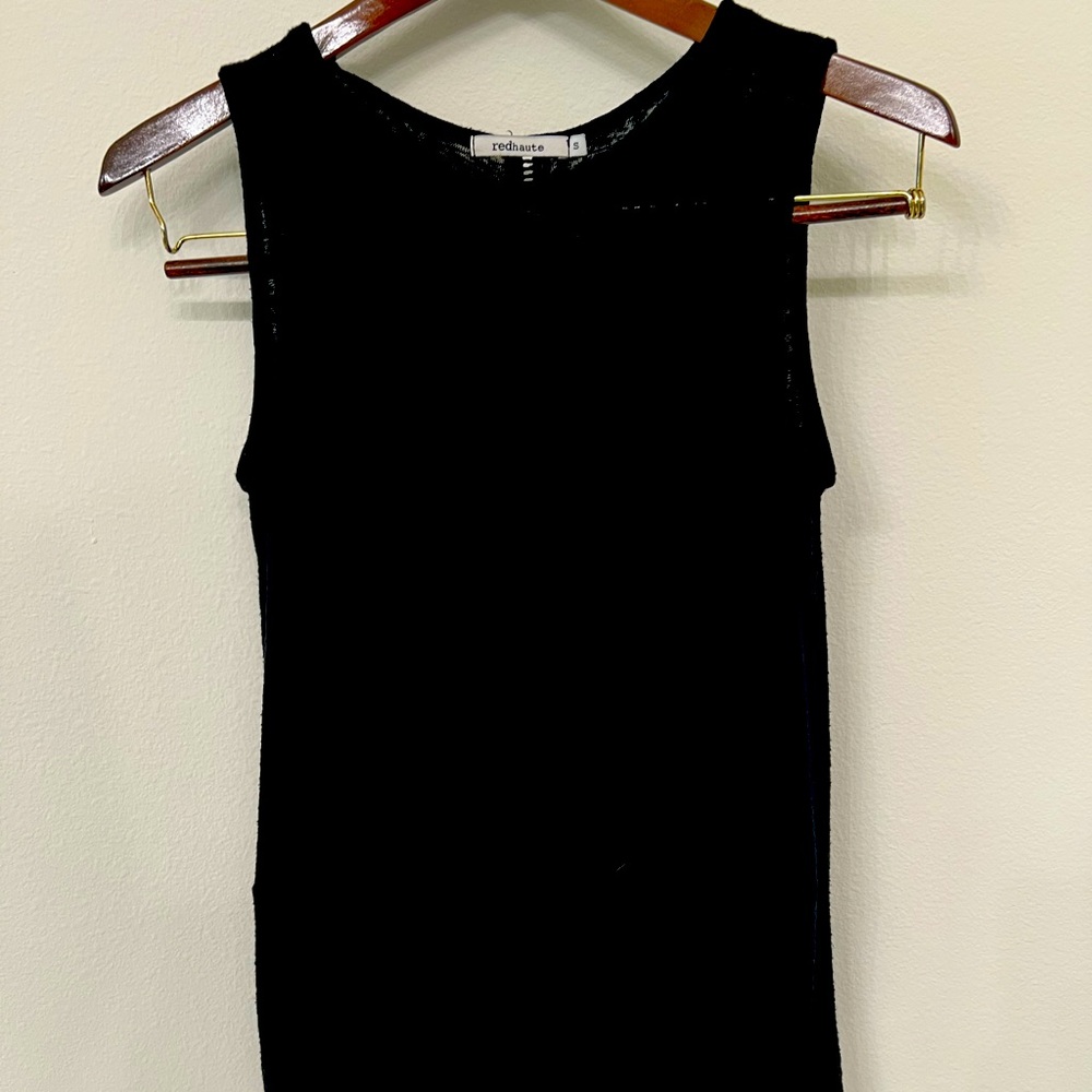 Black super soft tank with front knot detail